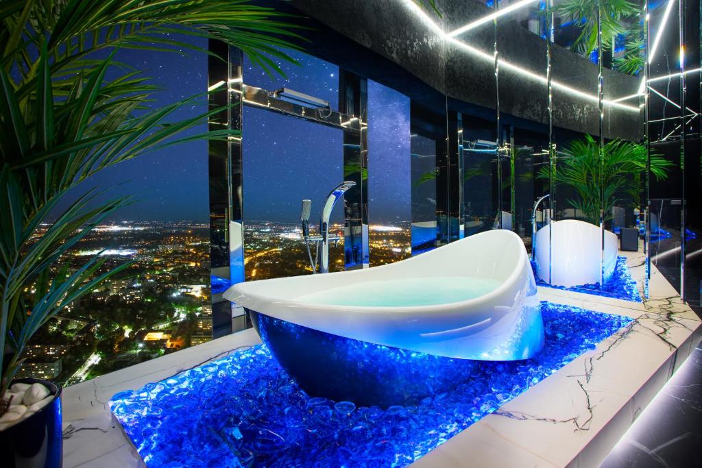 Apartamenty Sky Tower z Jakuzzi Przy Oknie by BQQK photo 3