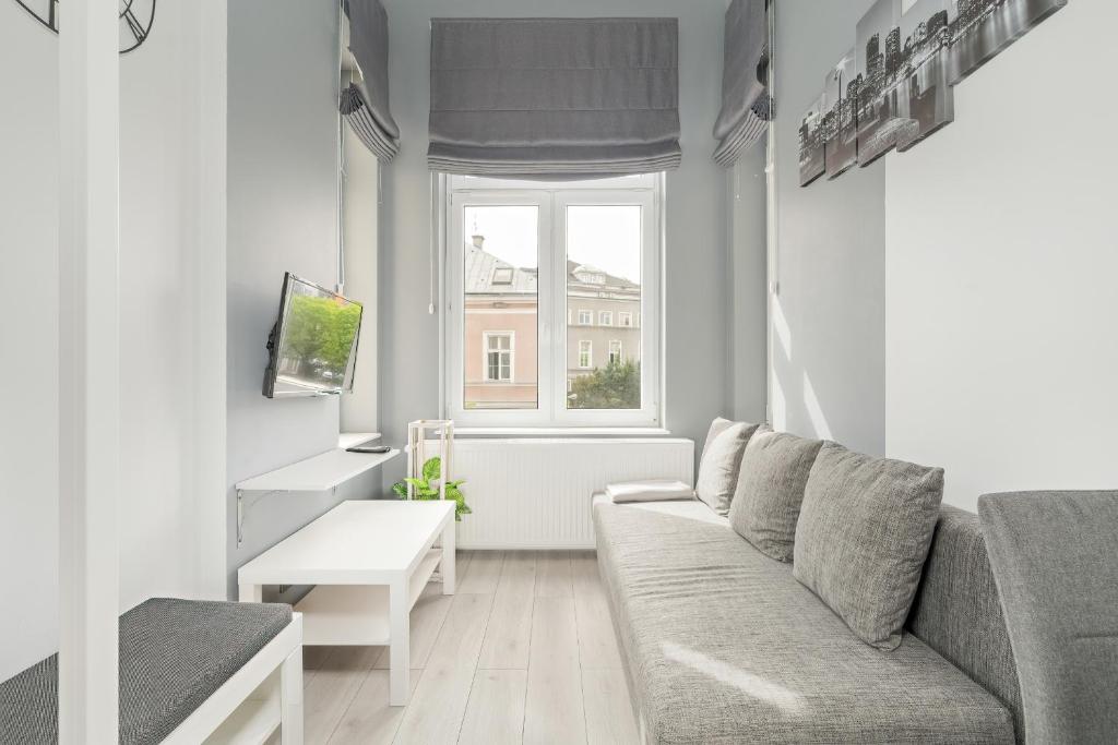 Charming and Modern Studio with Mezzanine in Poznan Center by Noclegi Renters photo 3