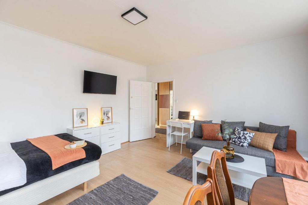 ROOM — photo 1