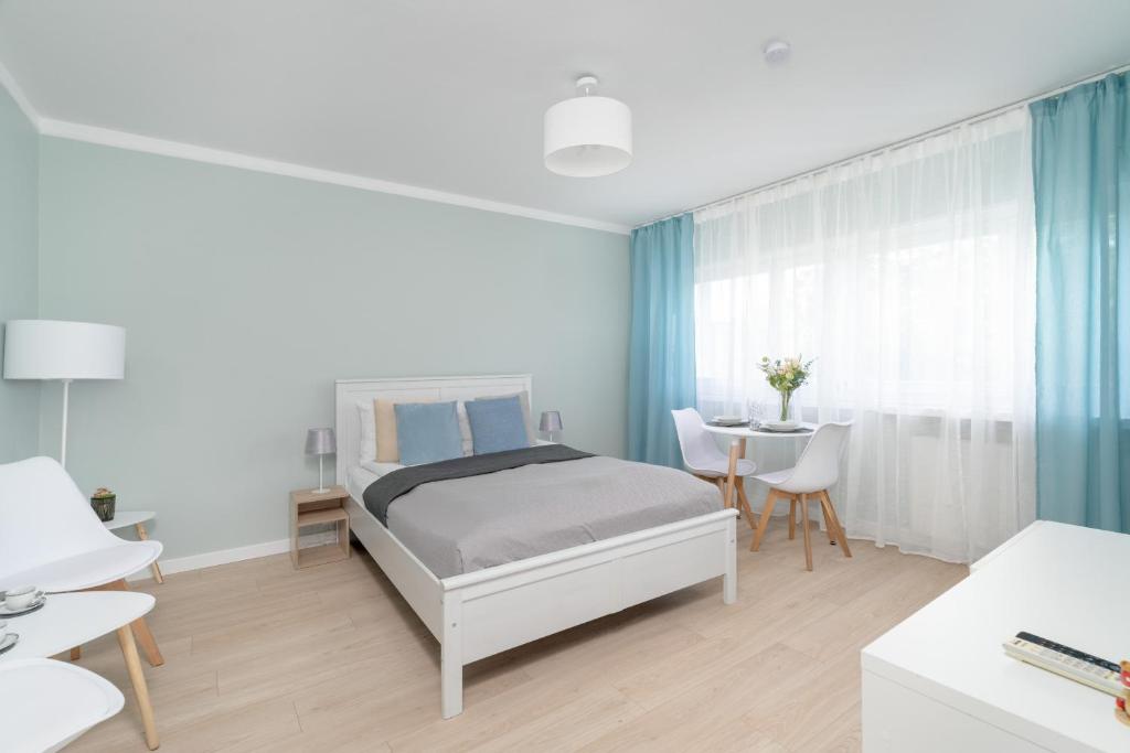 Bukowska Elegancki Apartament z 1 Sypialnią i Biurkiem by Noclegi Renters — photo 1