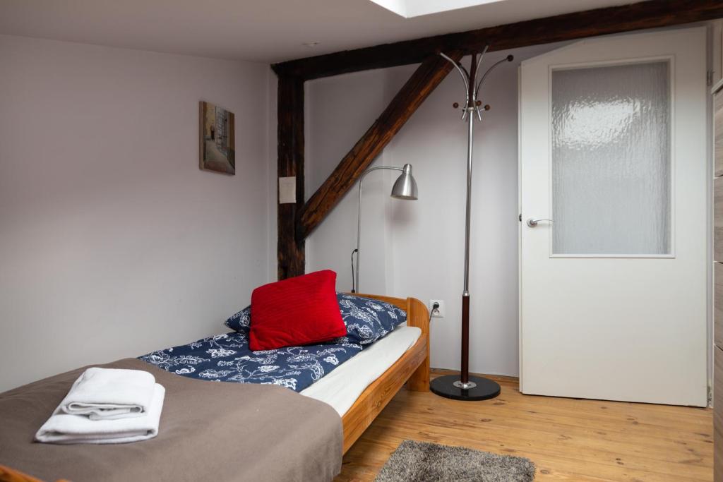 Sky's the limit! Spacey loft photo 2