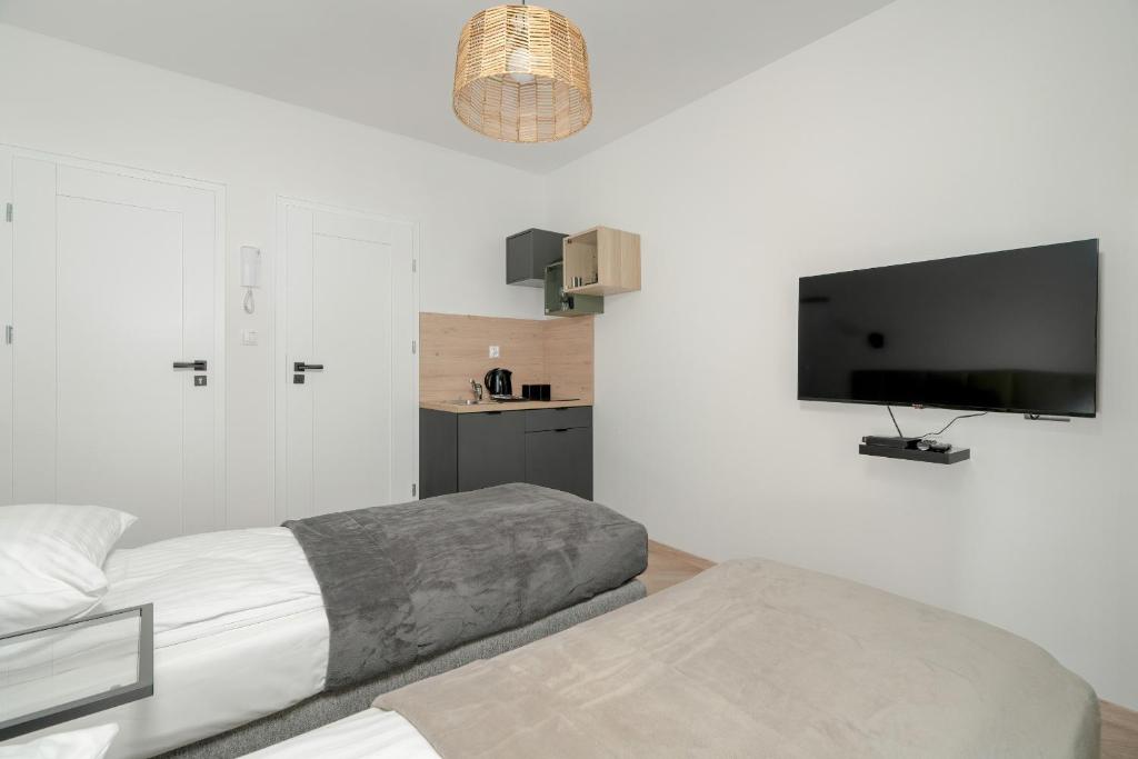 Studio with Balcony in Poznan by Noclegi Renters photo 3