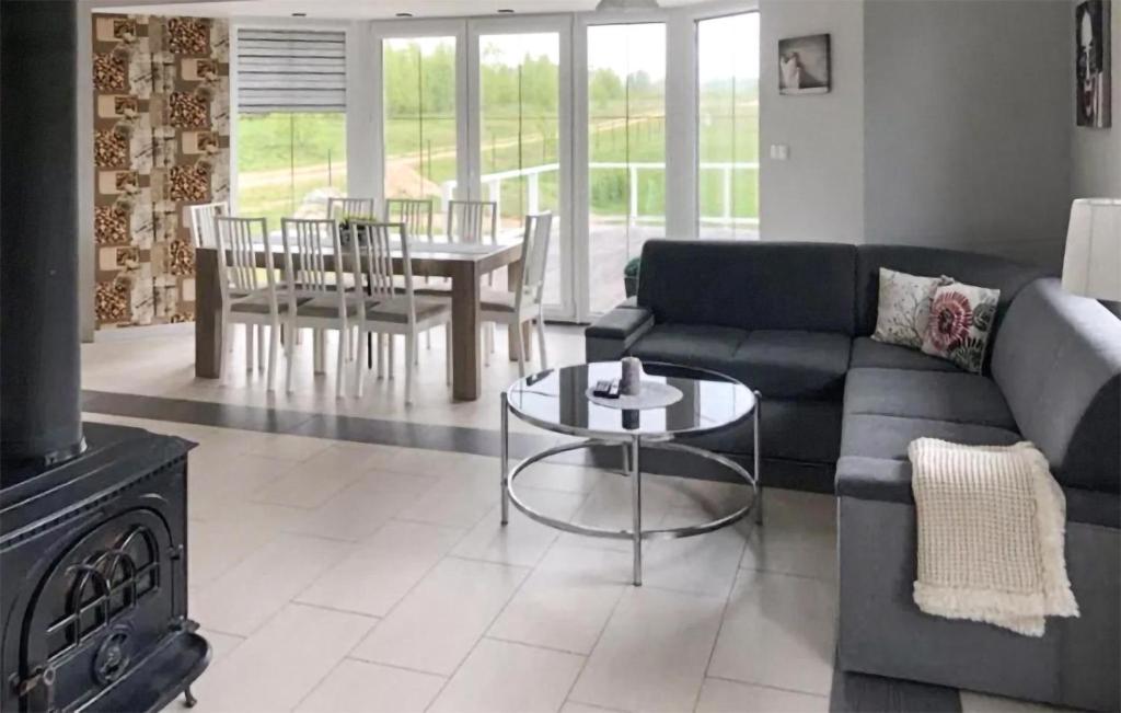 Stunning Home In Grabowska Huta photo 3
