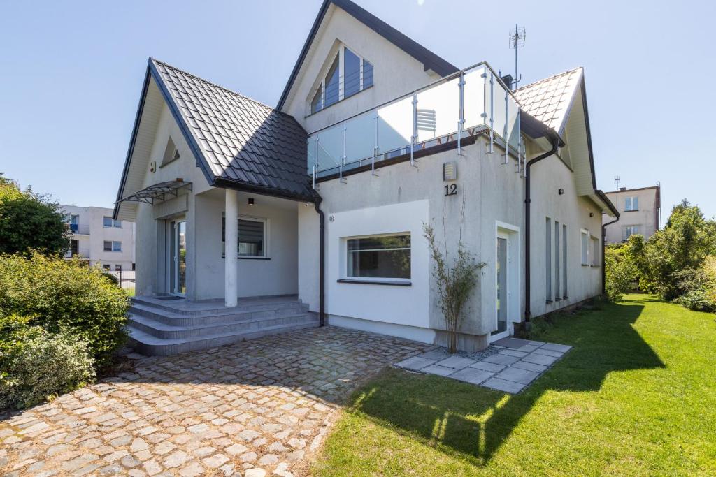 Stylowe Apartamenty na Wybrzeżu Niedaleko Plaży w Chłapowie by Noclegi Renters photo 2