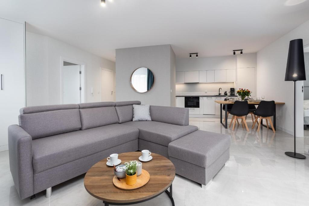 Sun Towers Apartment - Parking & Balkon - by Rent like home — photo 1