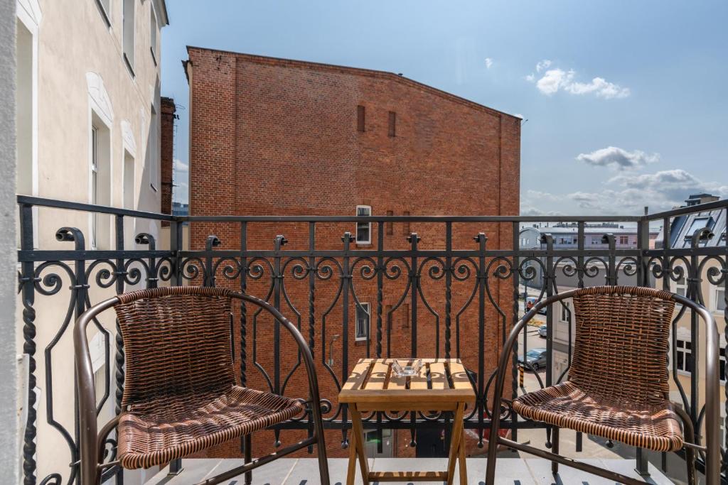 Scandi Małe Garbary Apartment Piaskowa near Old Market Square by Noclegi Renters photo 3