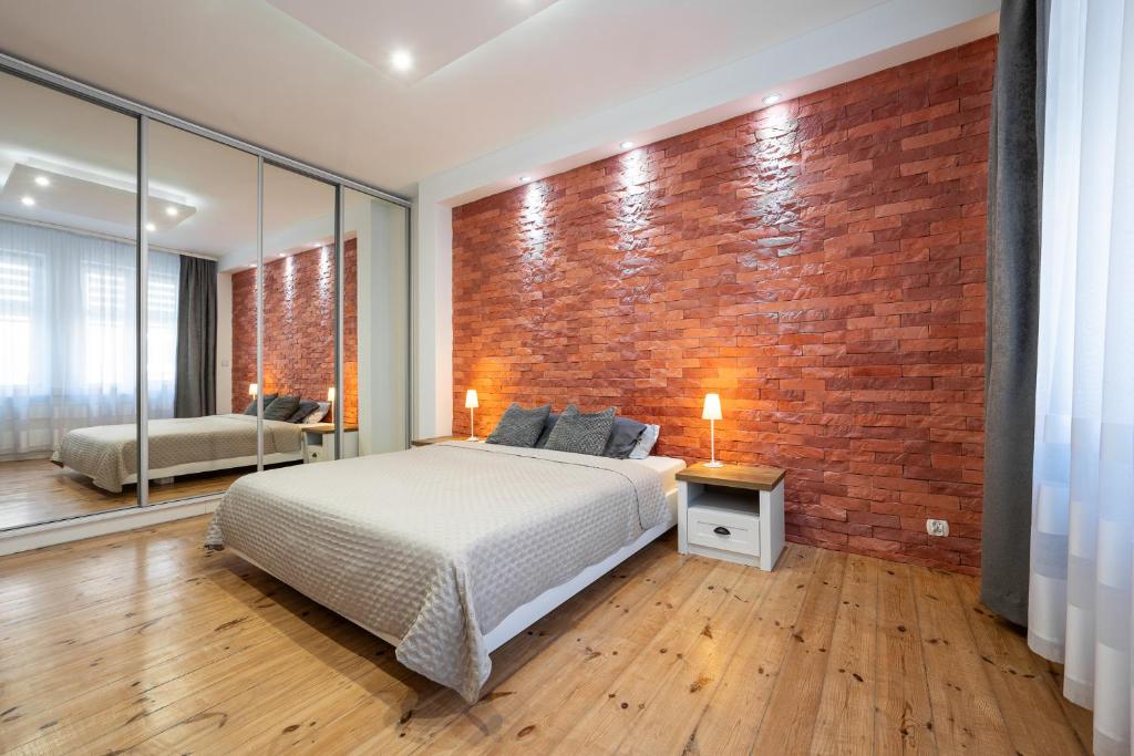 White Luxury Apartment photo 2