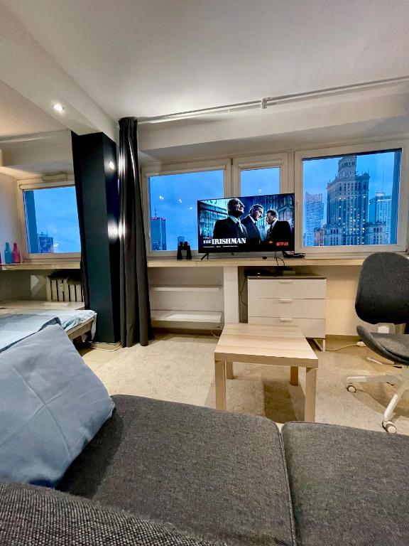 SAWA Apartment 2xMetro WiFi 500 Mbs 50’TV Netflix HBO AppleTV+ — photo 1