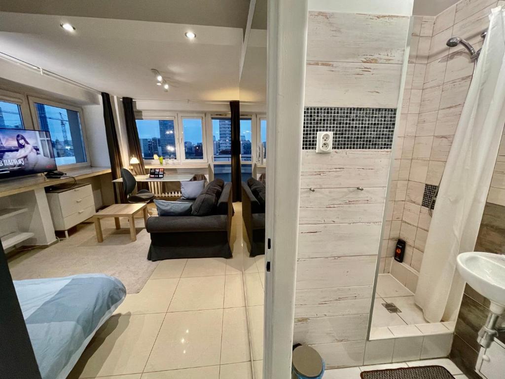 SAWA Apartment 2xMetro WiFi 500 Mbs 50’TV Netflix HBO AppleTV+ photo 2