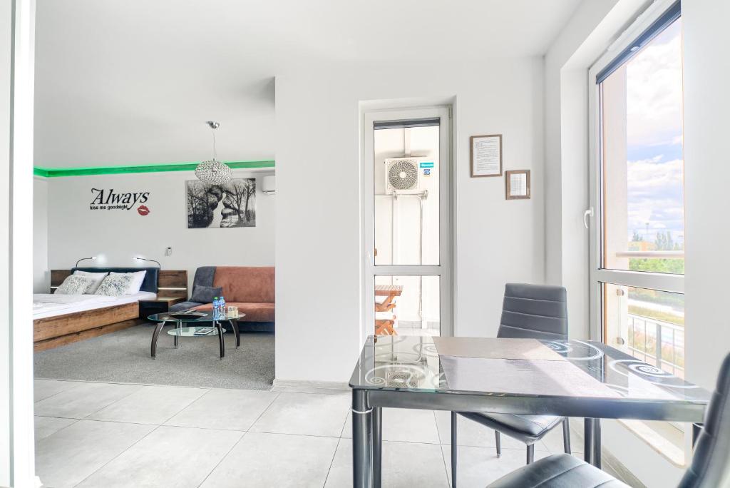 Top Oder Apartments- private parking photo 2