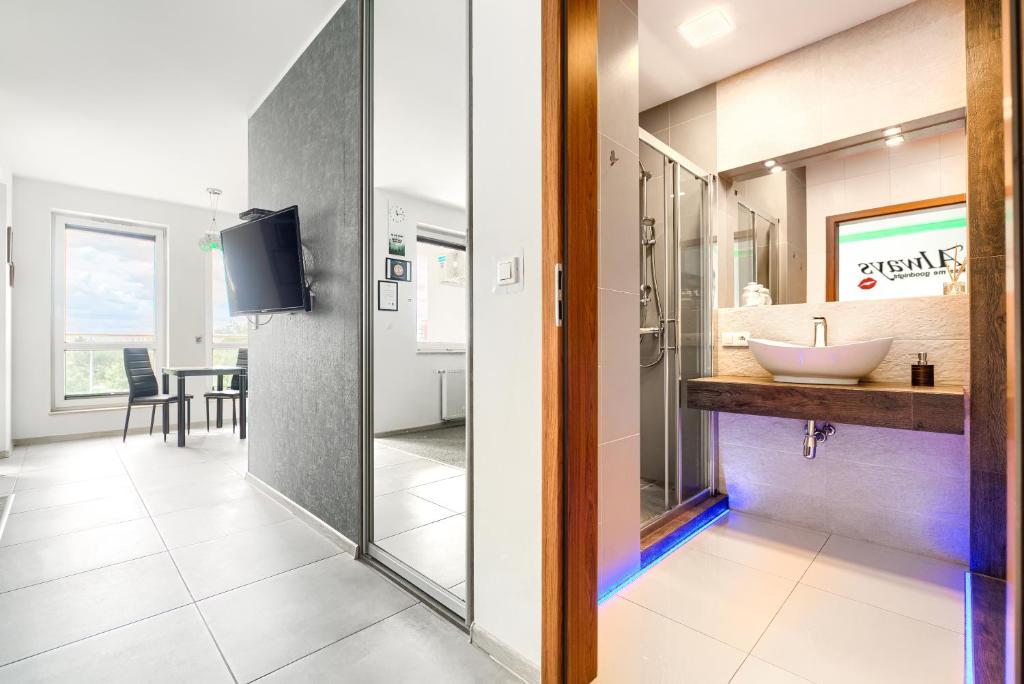 Top Oder Apartments- private parking photo 3