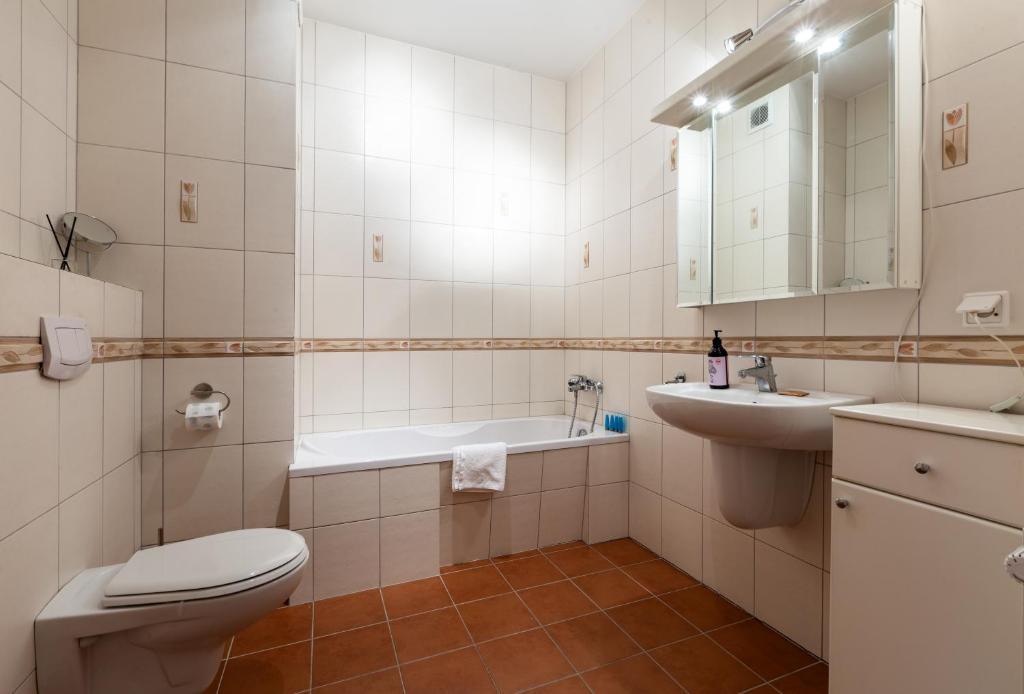 Sopot City Centre Apartment by BookingHost photo 3