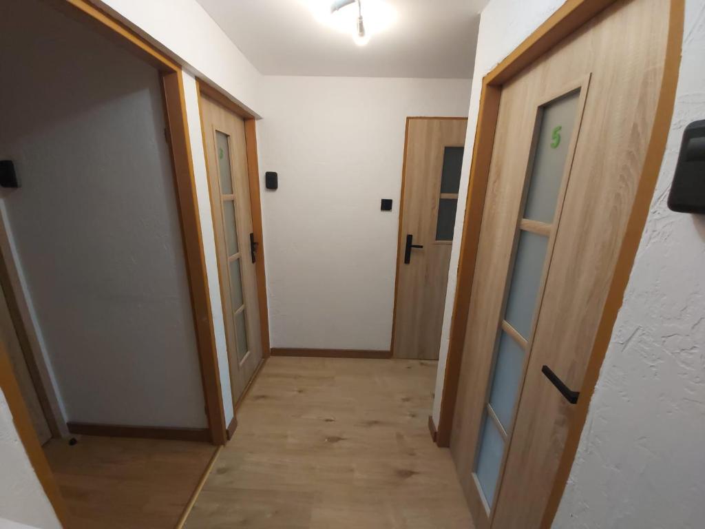 2050 Zwycięstwa 23 - Tanie Pokoje - samodzielne zameldowanie - self check in — photo 1