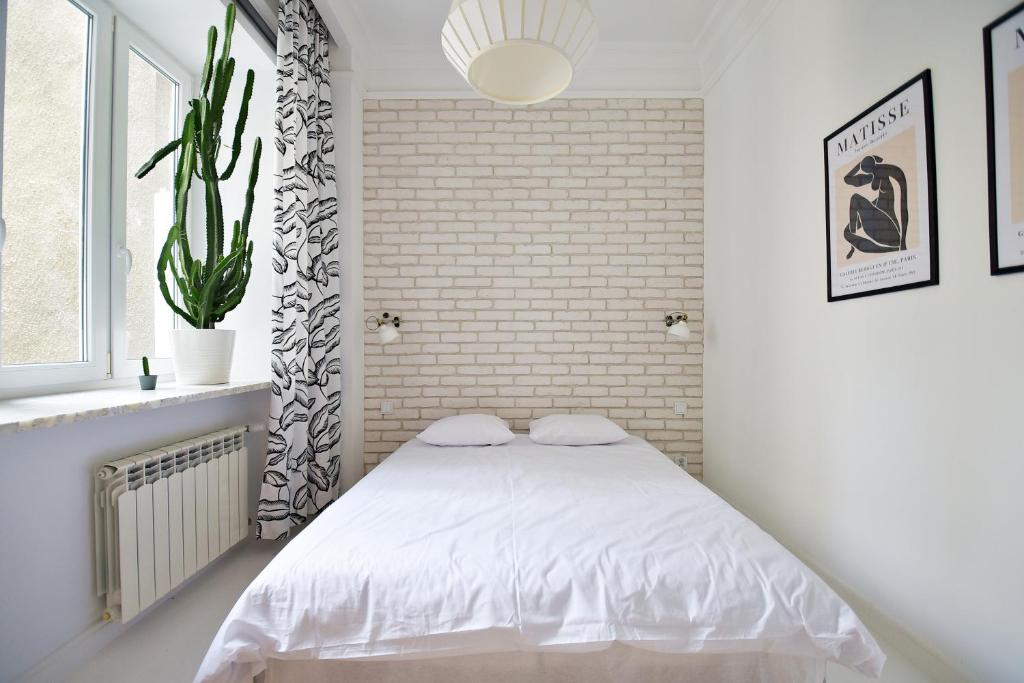 White Boho Apartment photo 2