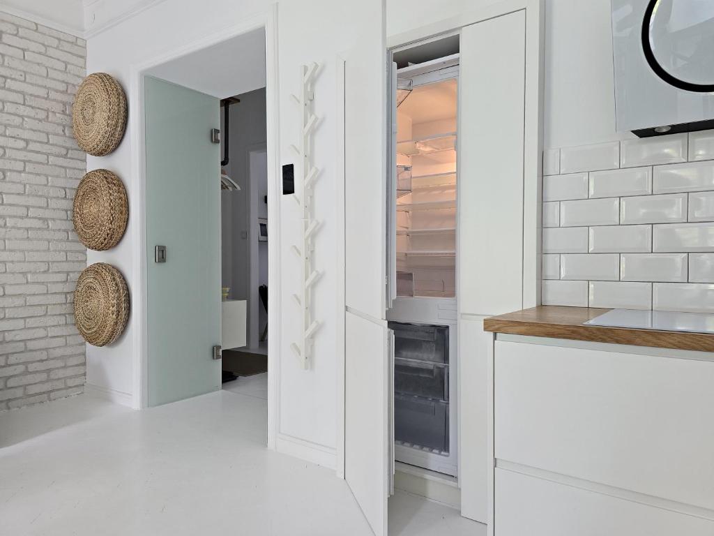 White Boho Apartment photo 3