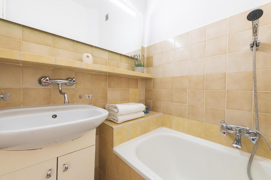 Zbawiciela Square P&O Serviced Apartments photo 3