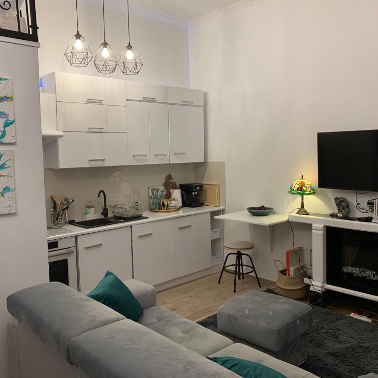 Charming studio apartment in the heart of the Jewish District! — photo 1