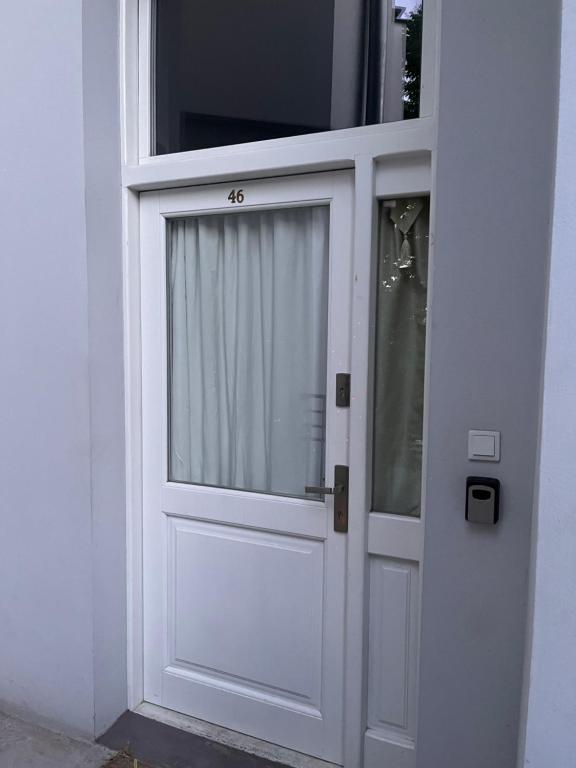 Charming studio apartment in the heart of the Jewish District! photo 2