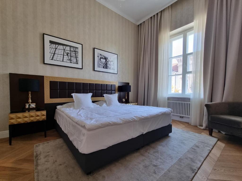 Tiffi Old Town Hotel photo 2