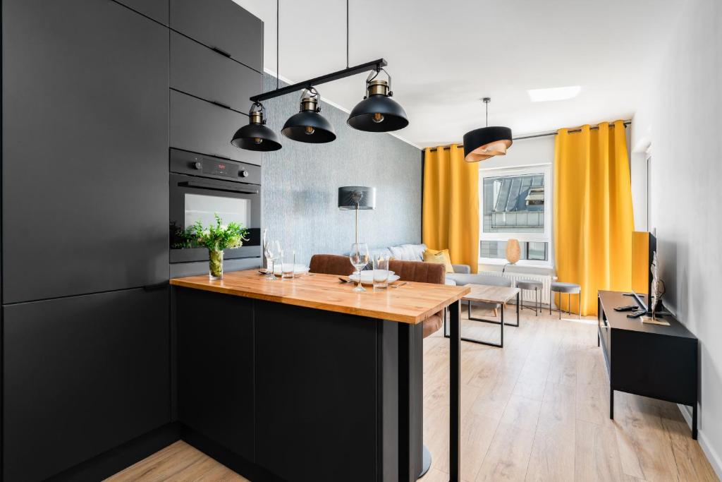 Modern Apartment Górczyńska & Parking & Balcony by Renters Prestige photo 3