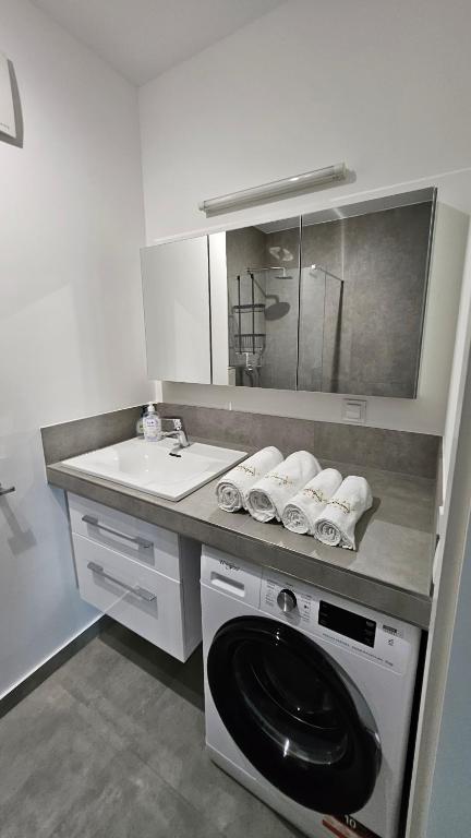APARTAMENT BUŁGARSKA 60m2-3 POKOJE-PIĘKNY WIDOK-13 PIĘTRO 24H CHECK IN photo 3