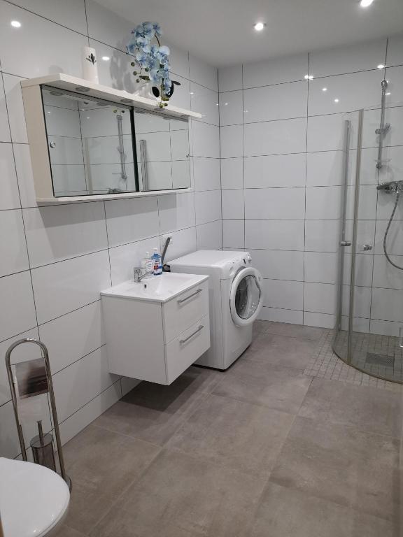 PRZYSTANEK nowEKOprzywno - Żółty Domek Pod Kasztanem photo 3