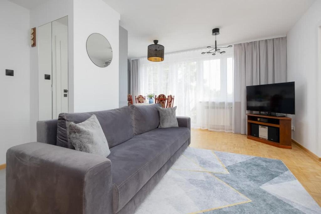 Spacious Apartment Close to Warsaw for 5 people by Noclegi Renters — photo 1