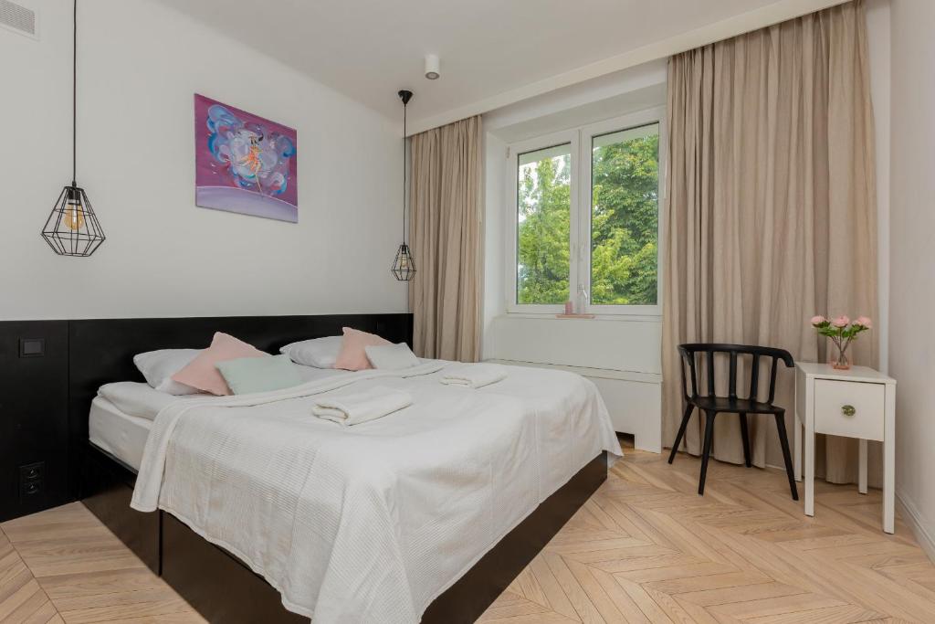 Trendy Apartment Marszałkowska with City View near Ogród Saski by Noclegi Renters photo 3