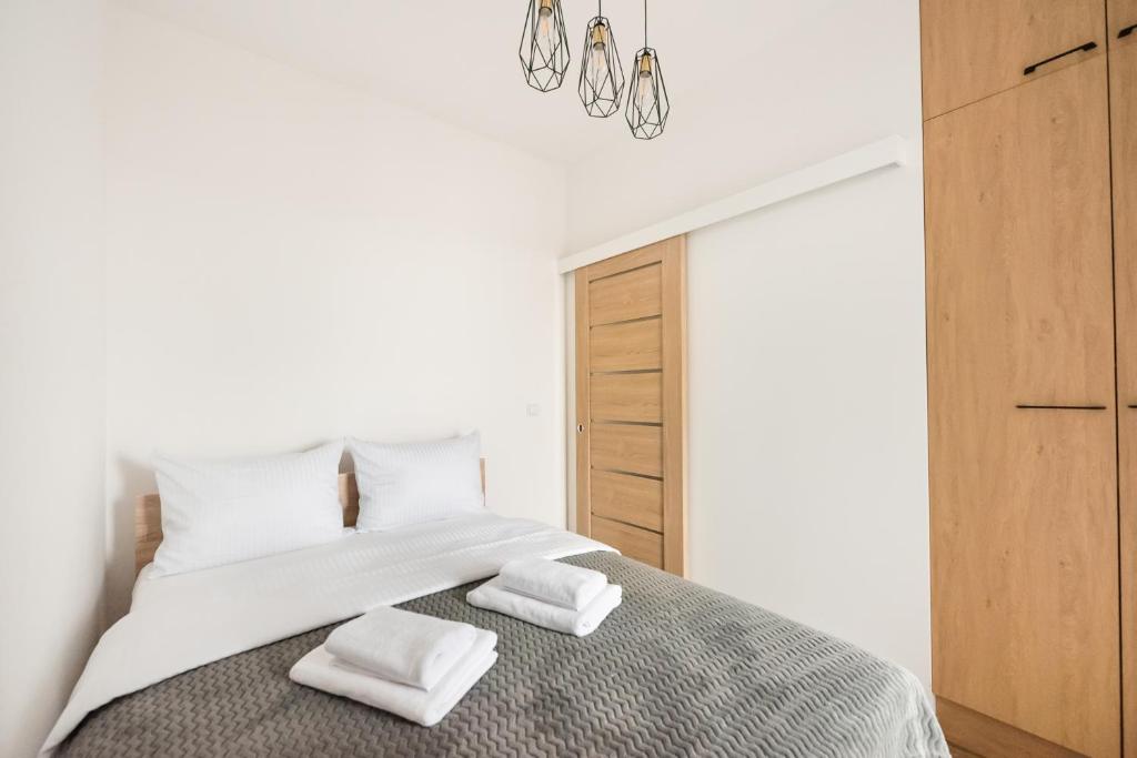 Wola Homely Apartment #106 by BookingHost photo 2
