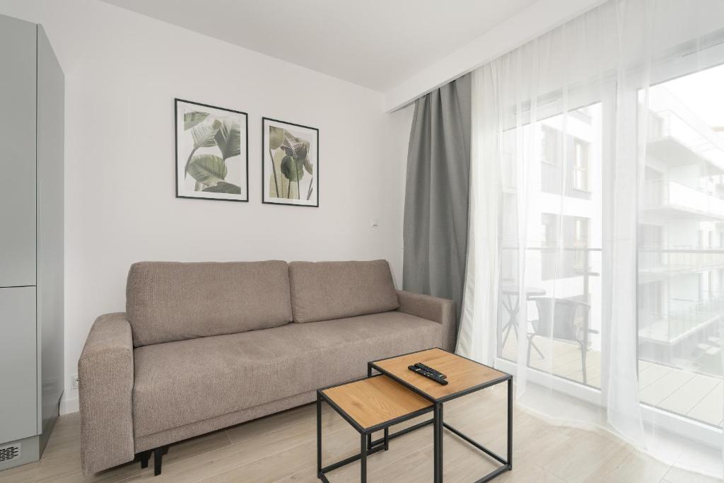 Tasteful Beige Apartment with Parking by Noclegi Renters photo 2