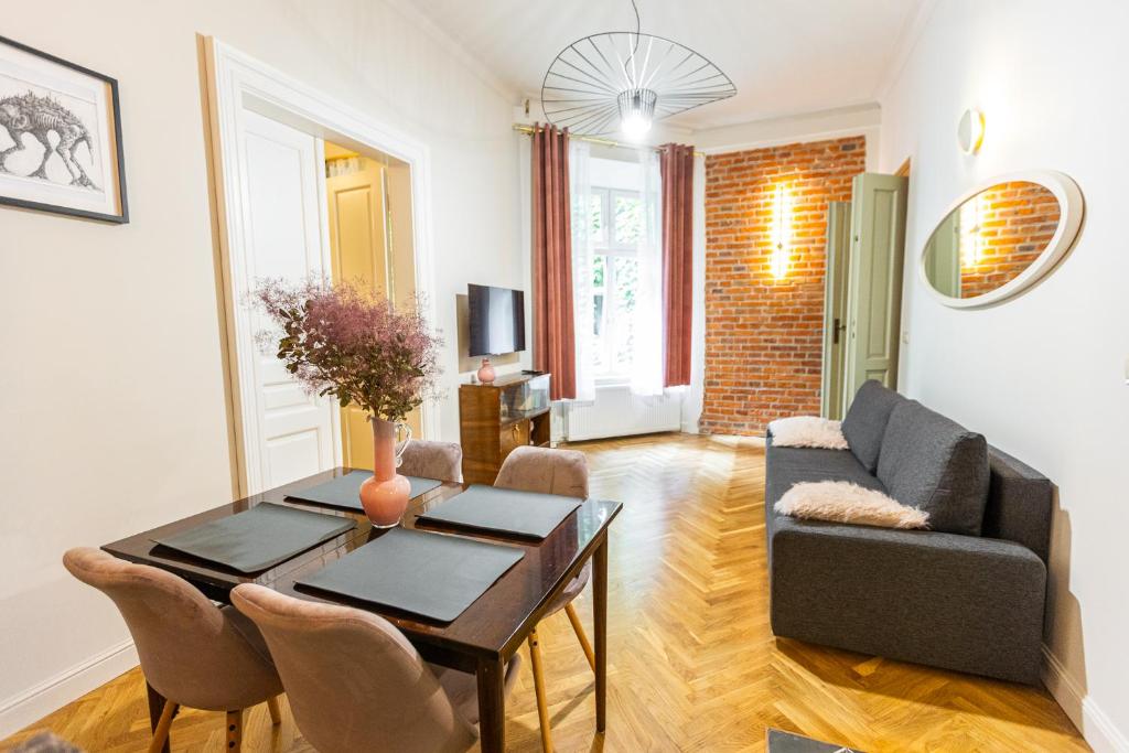 Stylish apartment #2 in Krakow Old Town — photo 1