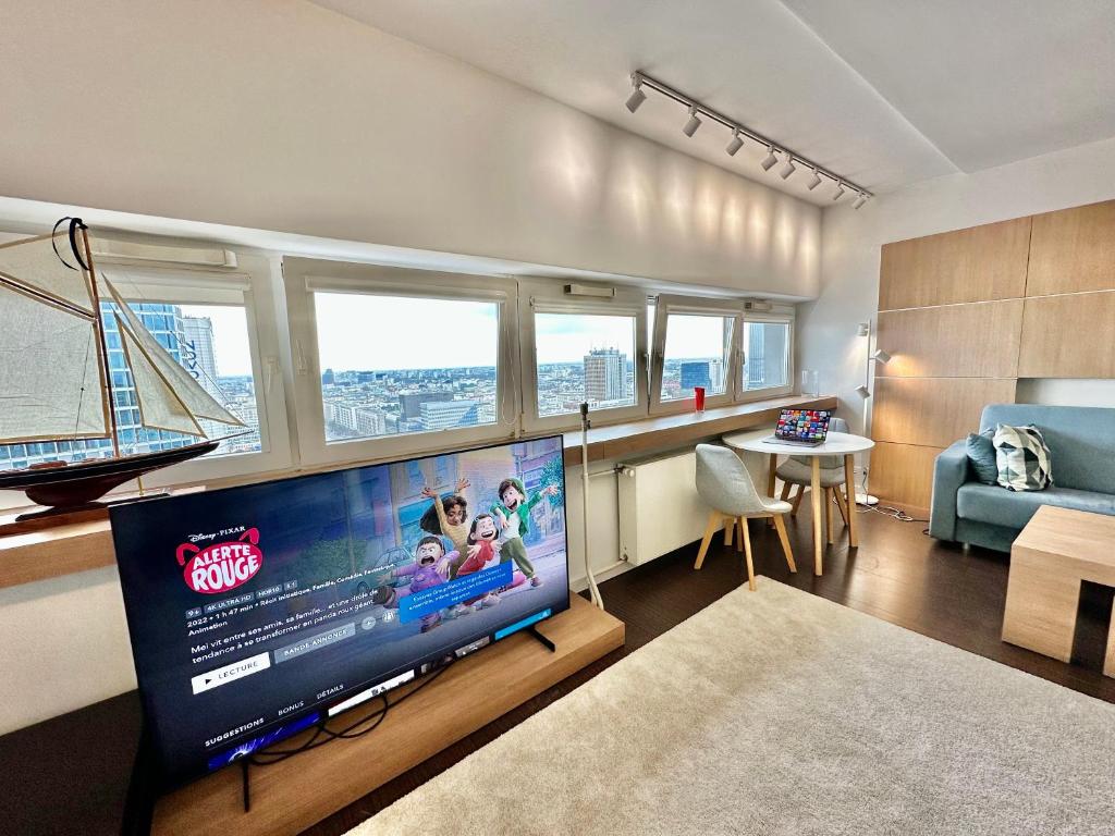 TOP metro x2 fast WiFi 400 Mbs 70’TV Netflix HBO Max AppleTV+ Disney+ — photo 1