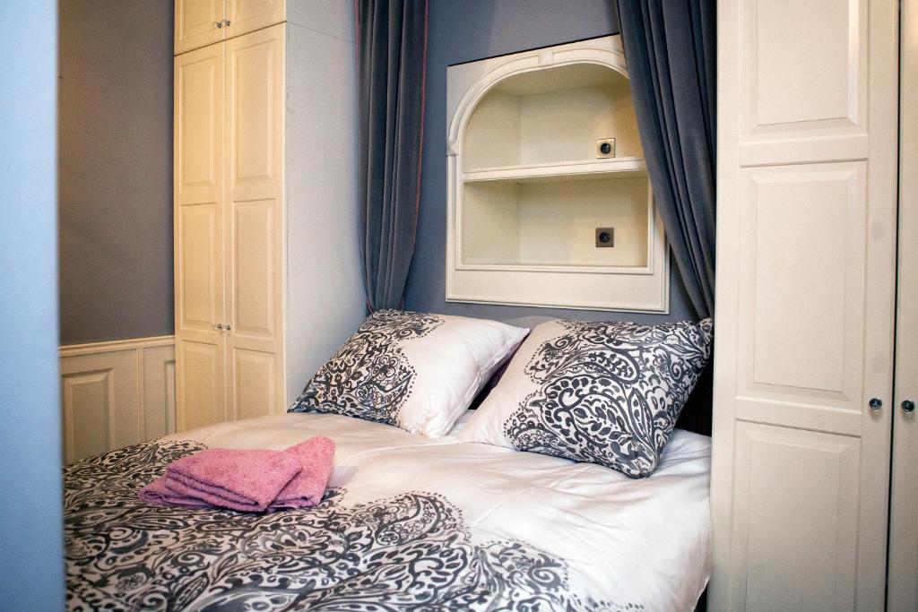 Royal Residence by OTR photo 2