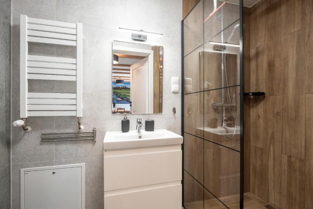 DOMEK SUDECKI ZAKĄTEK - 2 APARTAMENTY 7- os Z GORĄCĄ BALIĄ ZEWNĘTRZNĄ photo 3