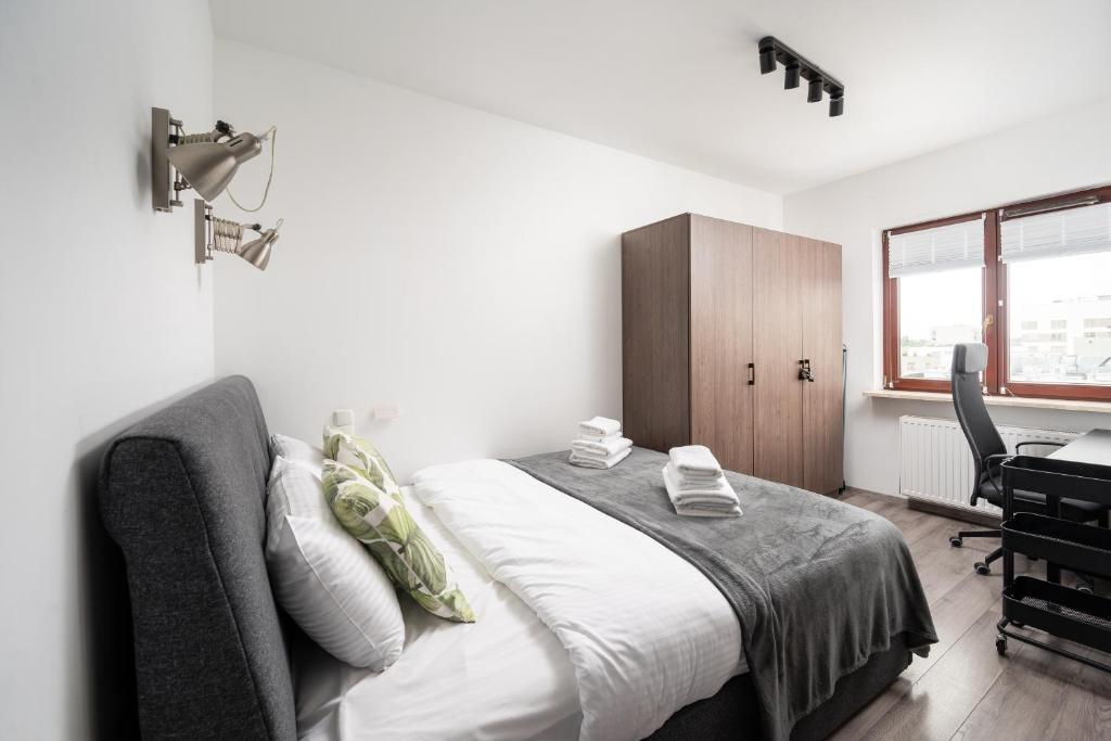 Wola Modern Apartment by BookingHost photo 2