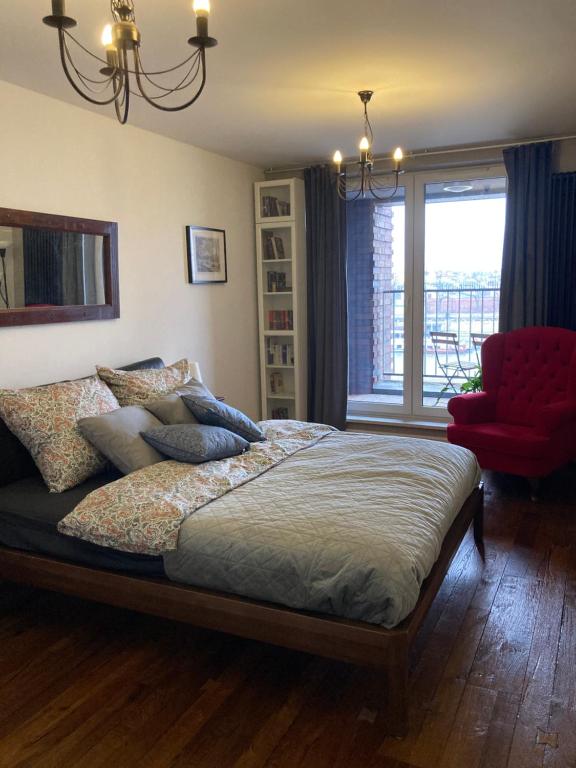 Royal Oak - 3BD 2BA apartment with parking and river view photo 2