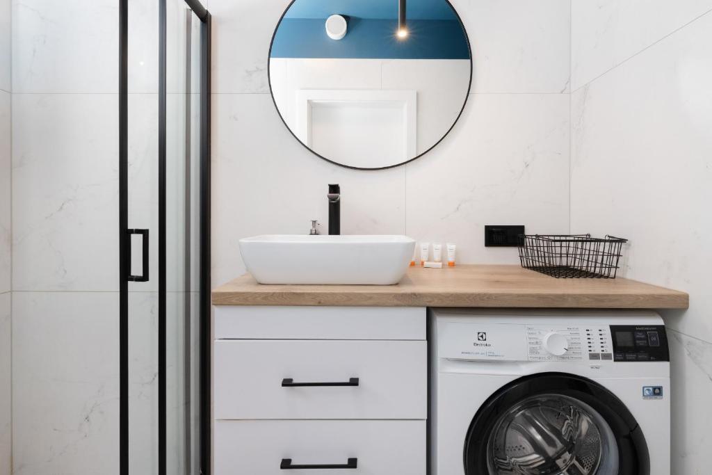 Studio Fahrenheit in Central Gdańsk by Noclegi Renters photo 3