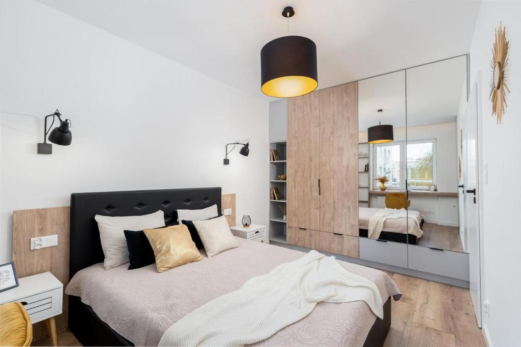 Royal Center Apartments photo 2