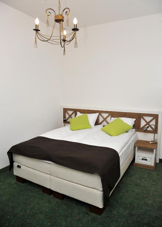 Hotel Sandro Silver & Spichlerz Antoniny photo 2