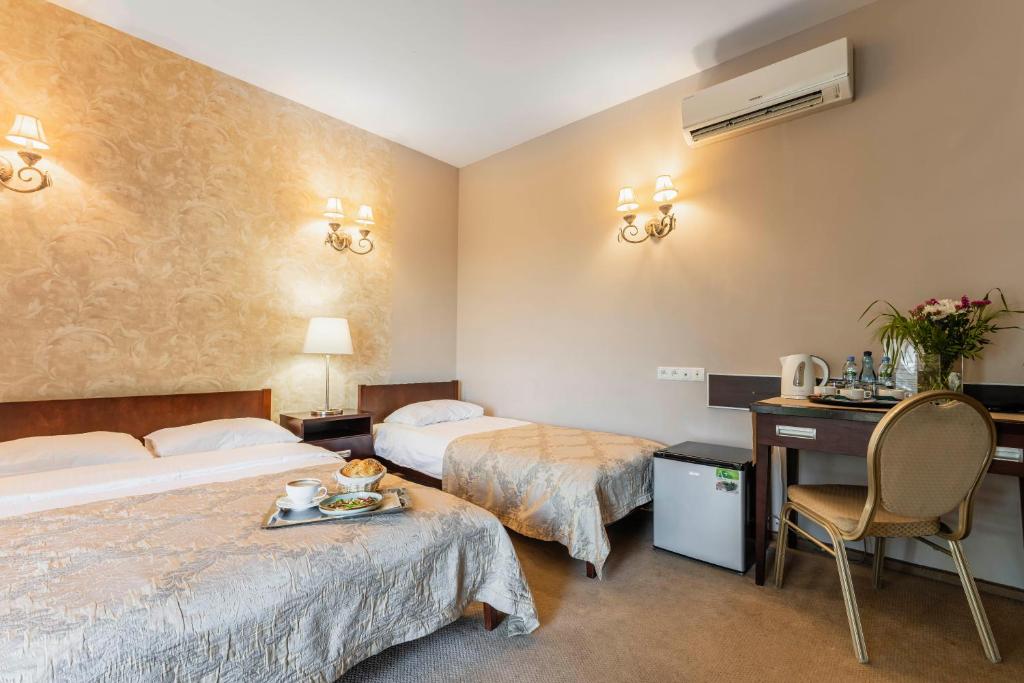 Hotel Pod Kasztanami photo 2