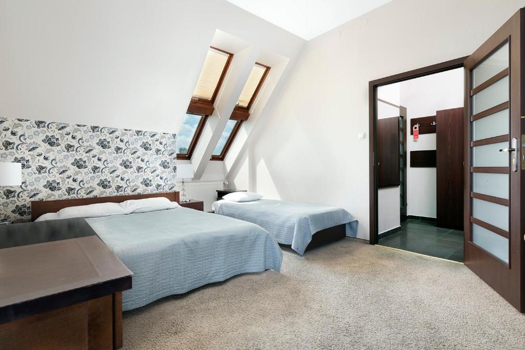 Hotel Pod Kasztanami photo 3