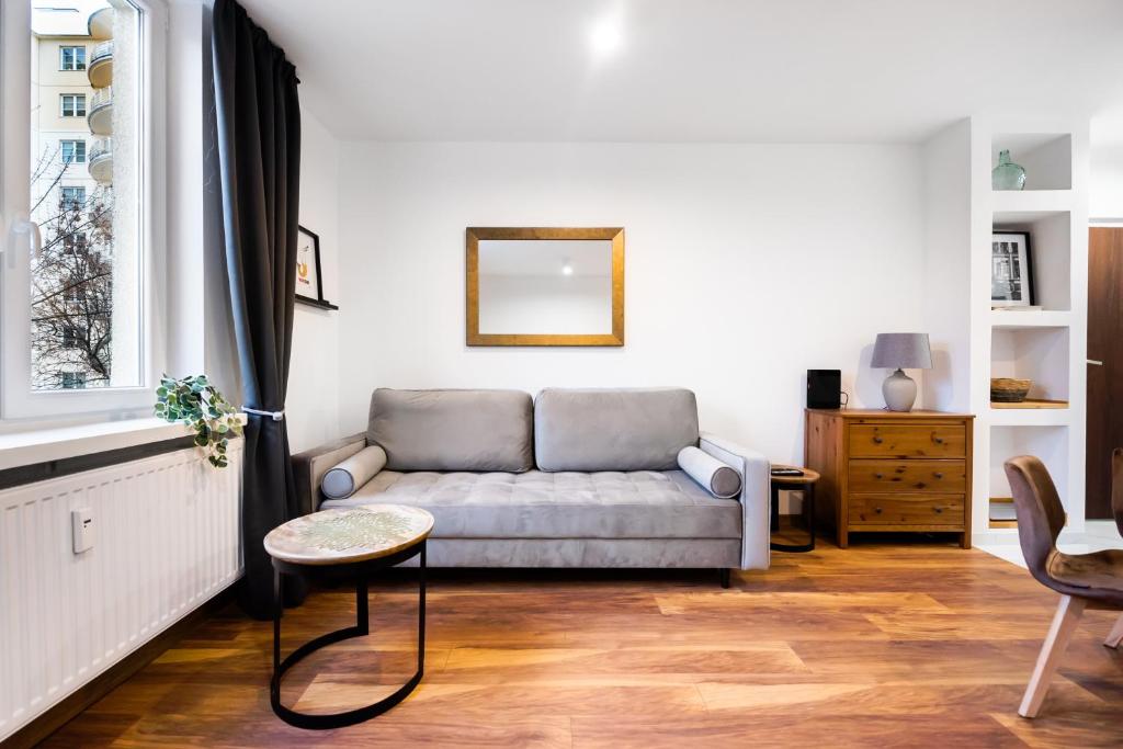 Żoliborz Elite Apartment by BookingHost — photo 1