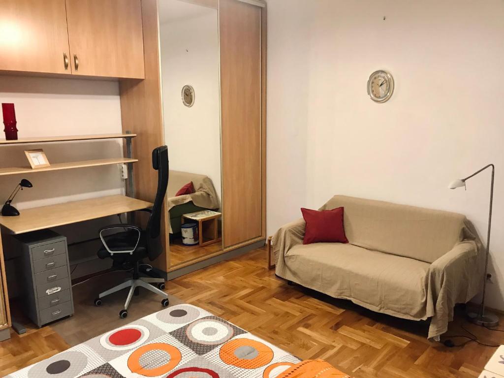 Sunny apartment. 5 minutes walk from Main Sqare. photo 2