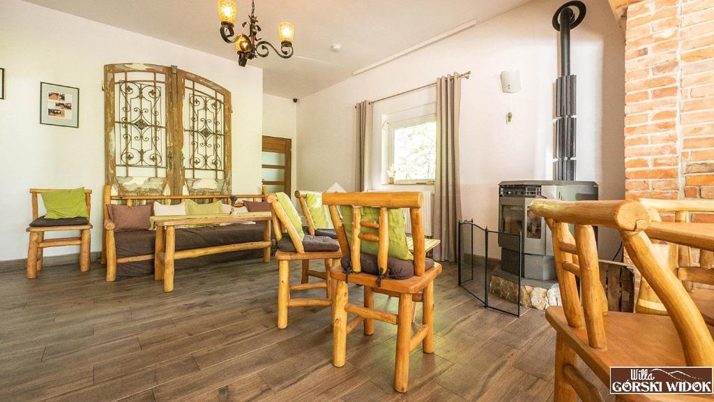 Gorski Widok Karpacz Apartamenty i Pokoje- Salon Kominkowy photo 3