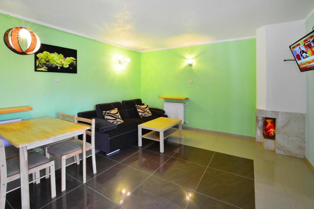 Spacious holiday home with private garden photo 3