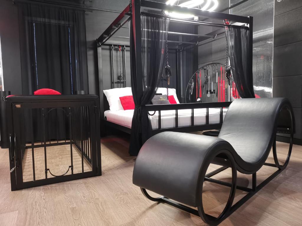 BDSM Apartament Częstochowa Luxxx - ADULTS ONLY - TYLKO DLA DOROSŁYCH photo 3