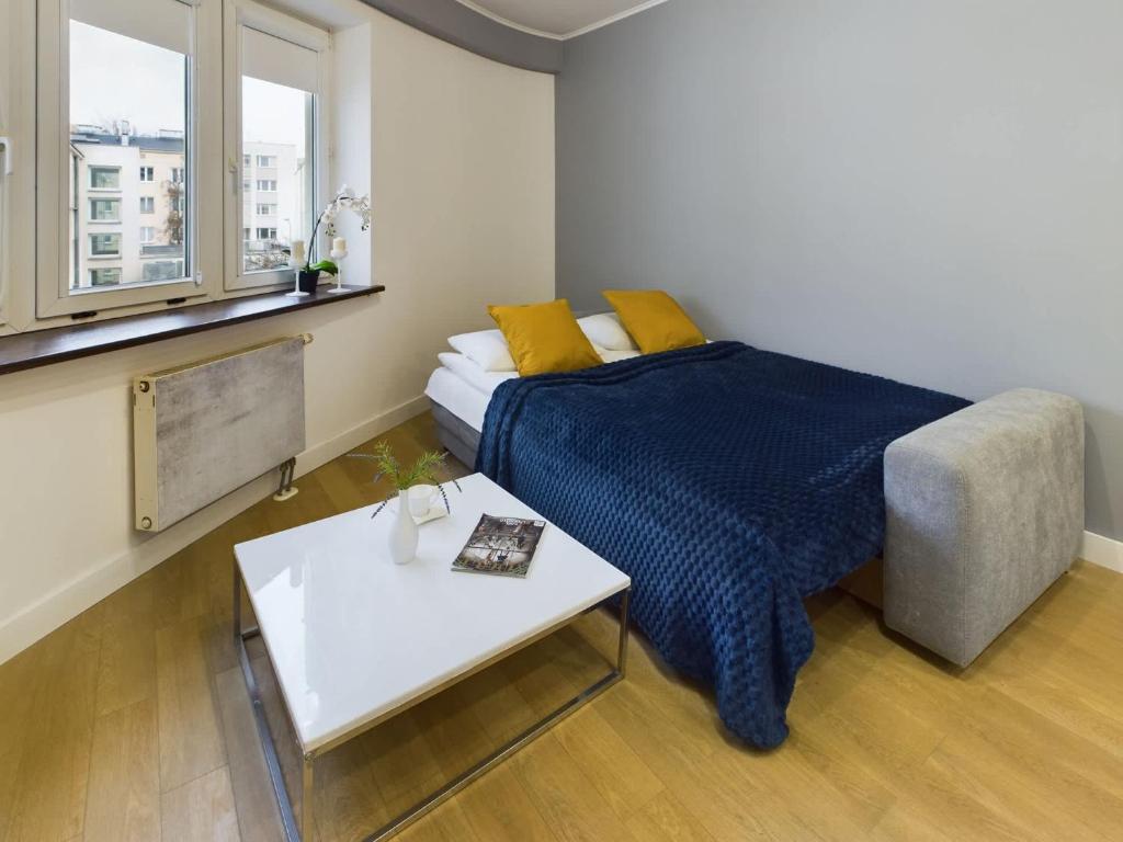 Modern and Comfortable Studios with Smart TVs near PGE by Noclegi Renters photo 3