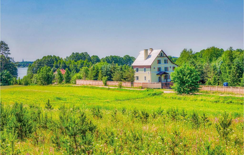 7 Bedroom Lovely Home In Pasym photo 2