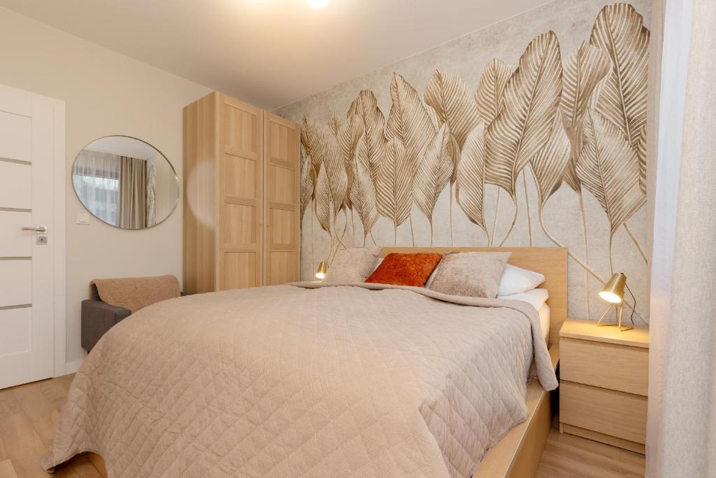 Spacious Apartment in Warsaw with Balcony and Parking by Noclegi Renters — photo 1