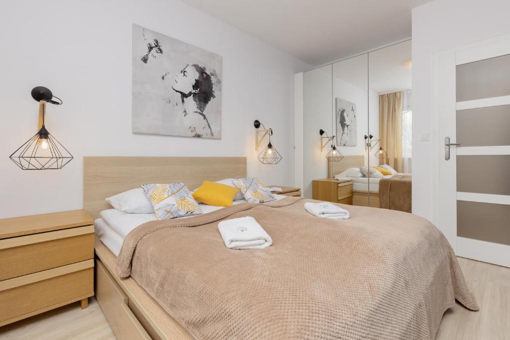 Wola Apartment with Balcony Sokołowska by Noclegi Renters photo 3